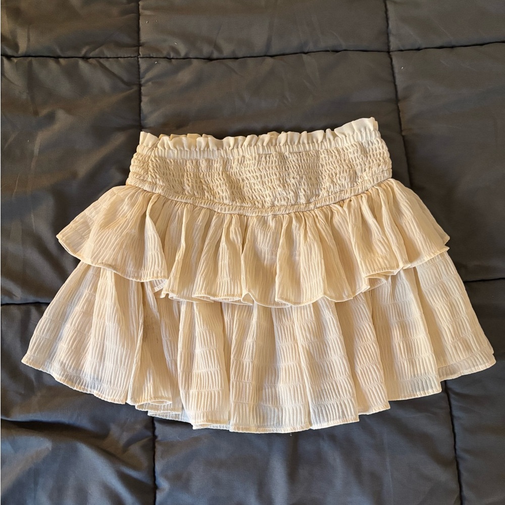 Elegant Cream Ruffled Skirt - Picture 2 of 2